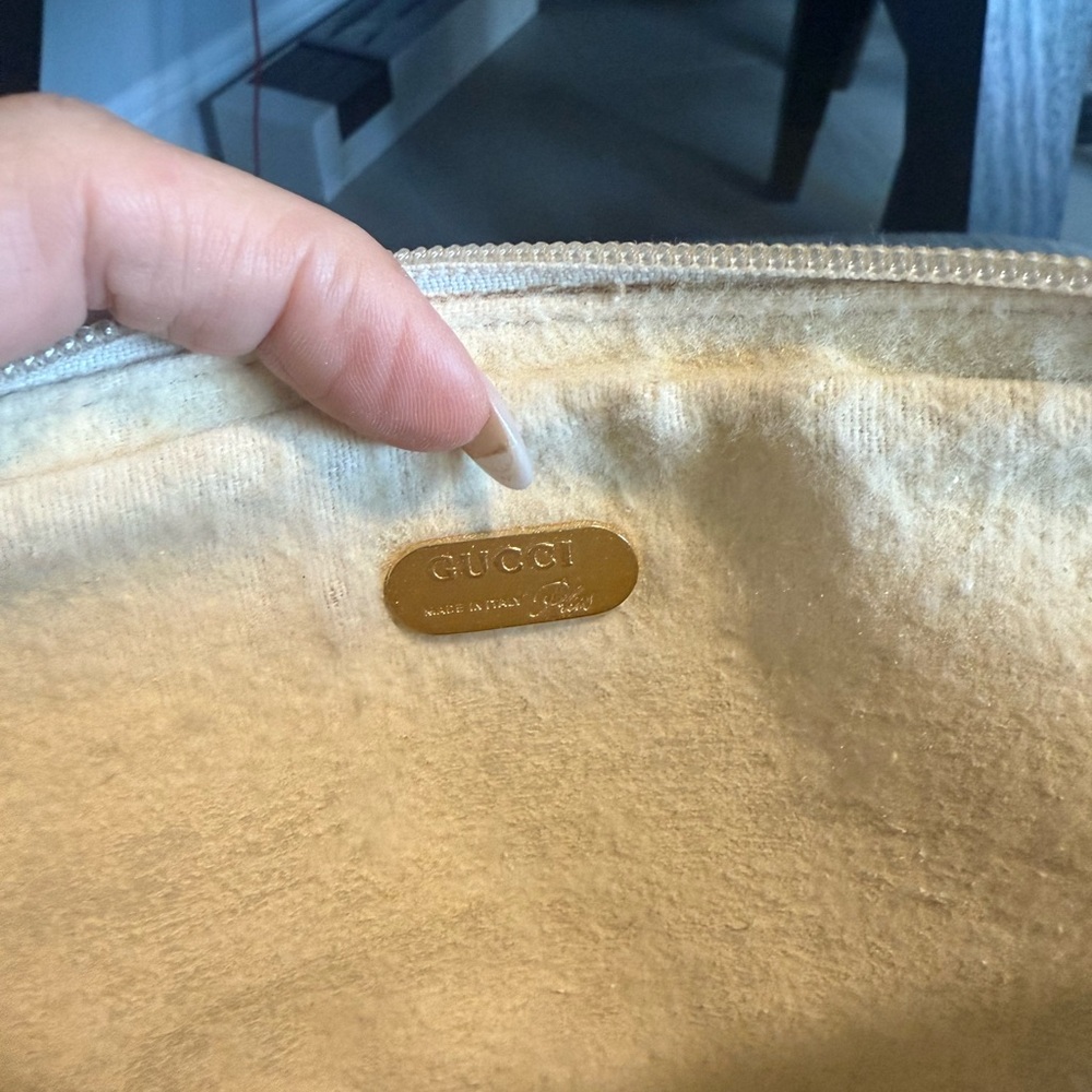 Vintage gucci plus clutch/ wristlet - Picture 5 of 5